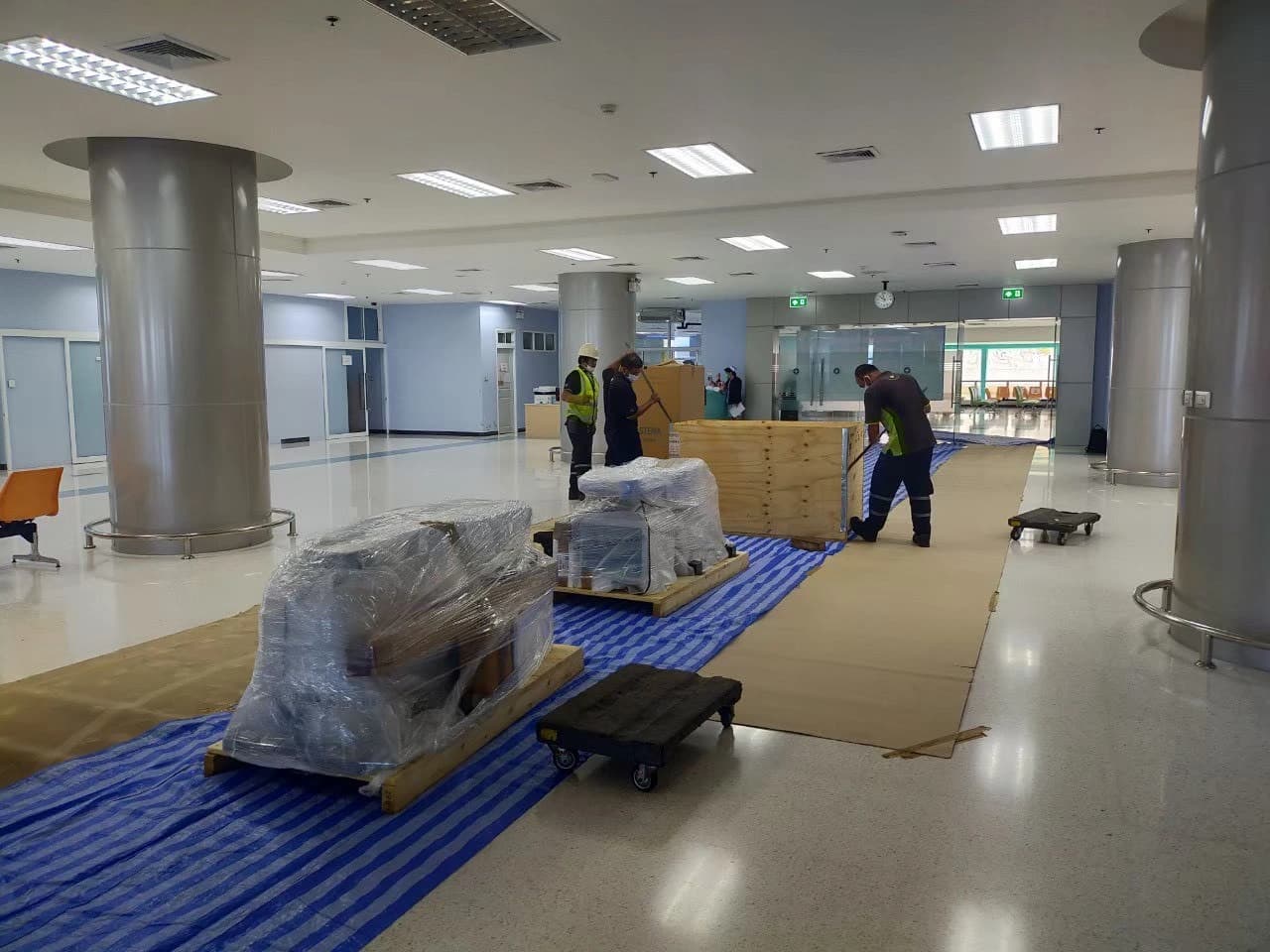 ภาพบริการขนย้ายเครื่องจักรและอุปกรณ์ทางการแพทย์ Seabra Movers 4