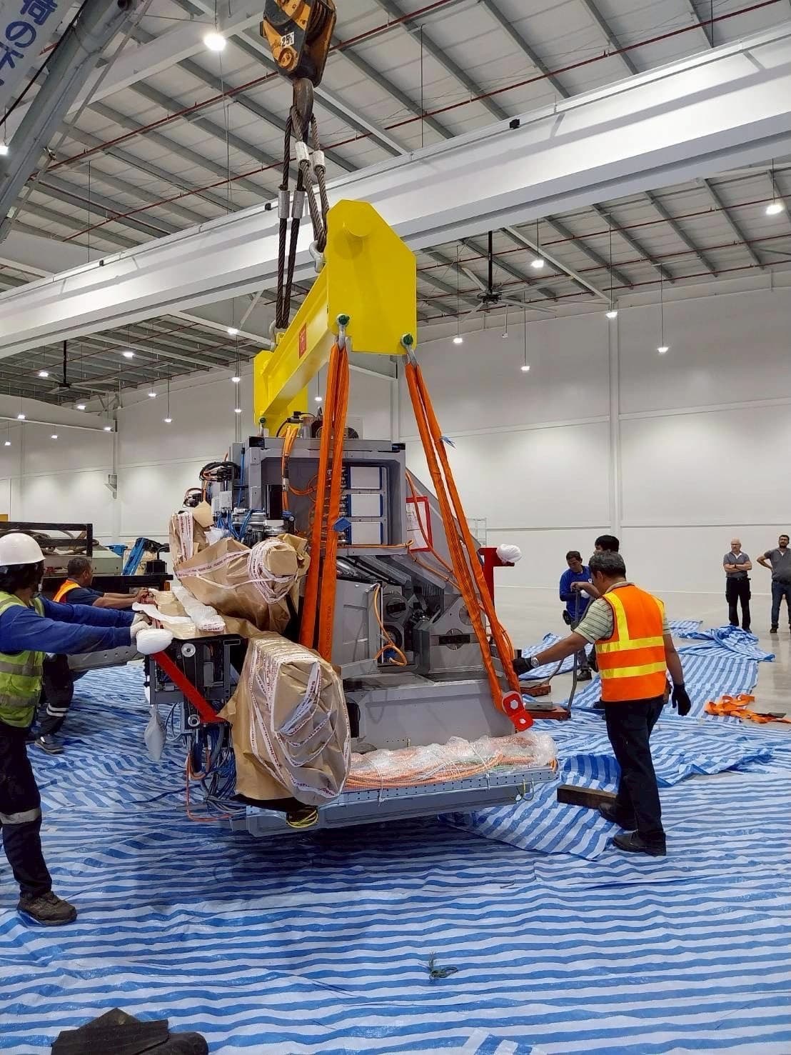 ภาพบริการขนย้ายเครื่องจักรและอุปกรณ์ทางการแพทย์ Seabra Movers 5