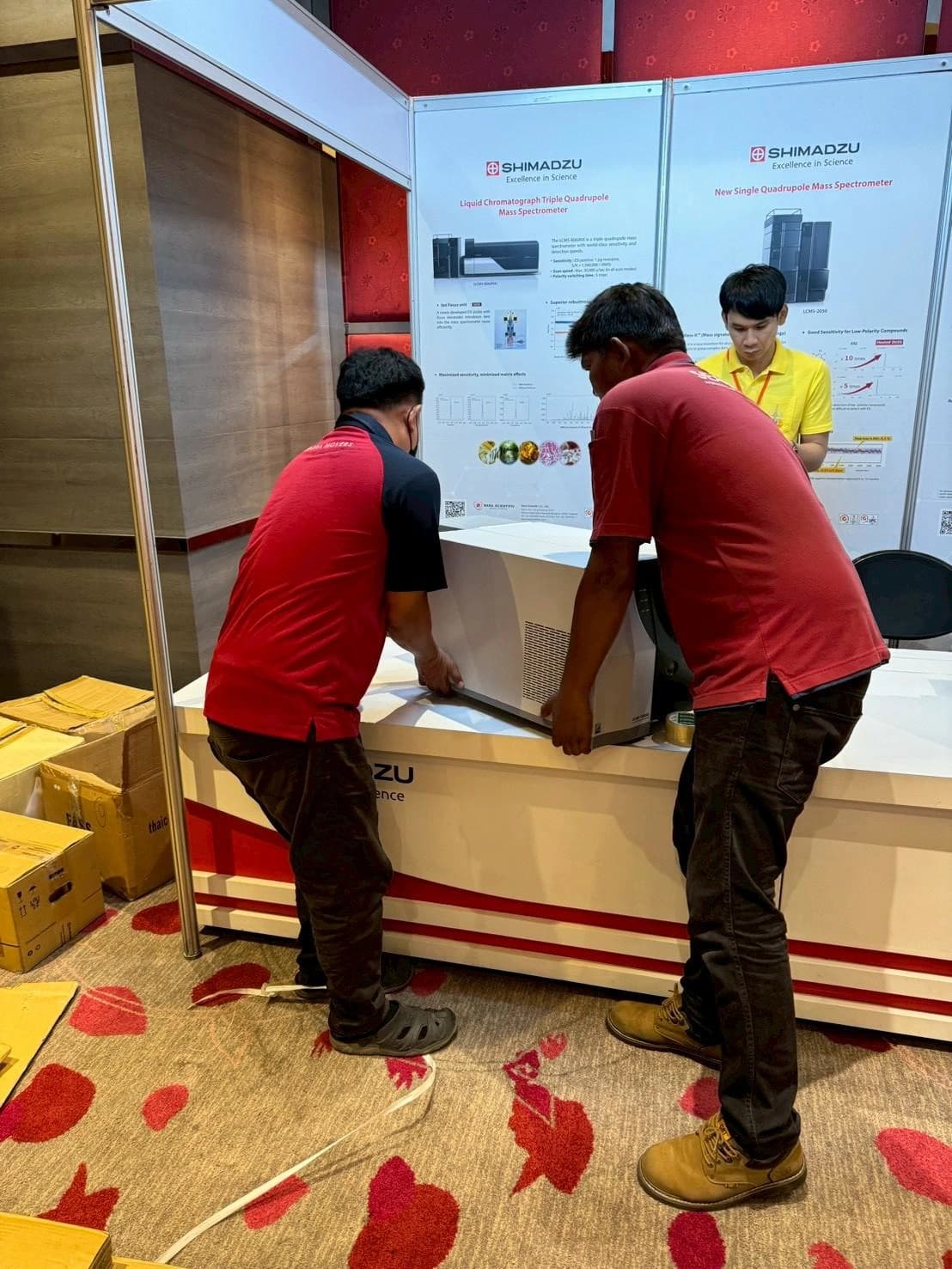 ภาพบริการขนย้ายสินค้าเข้างานโชว์ งานแสดงสินค้า Seabra Movers 4