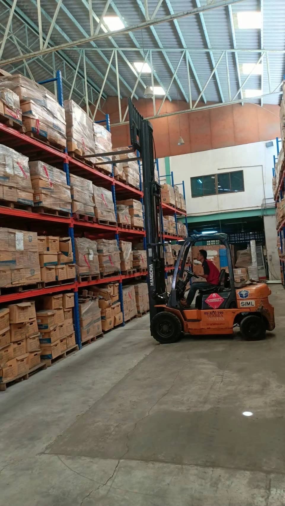 คลังสินค้าให้เช่า Seabra Movers 8